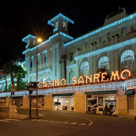 Lola's Centro * San Remo